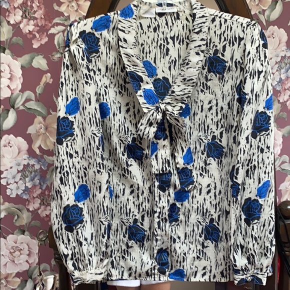 Blue black white floral button down blouse - Picture 1 of 7